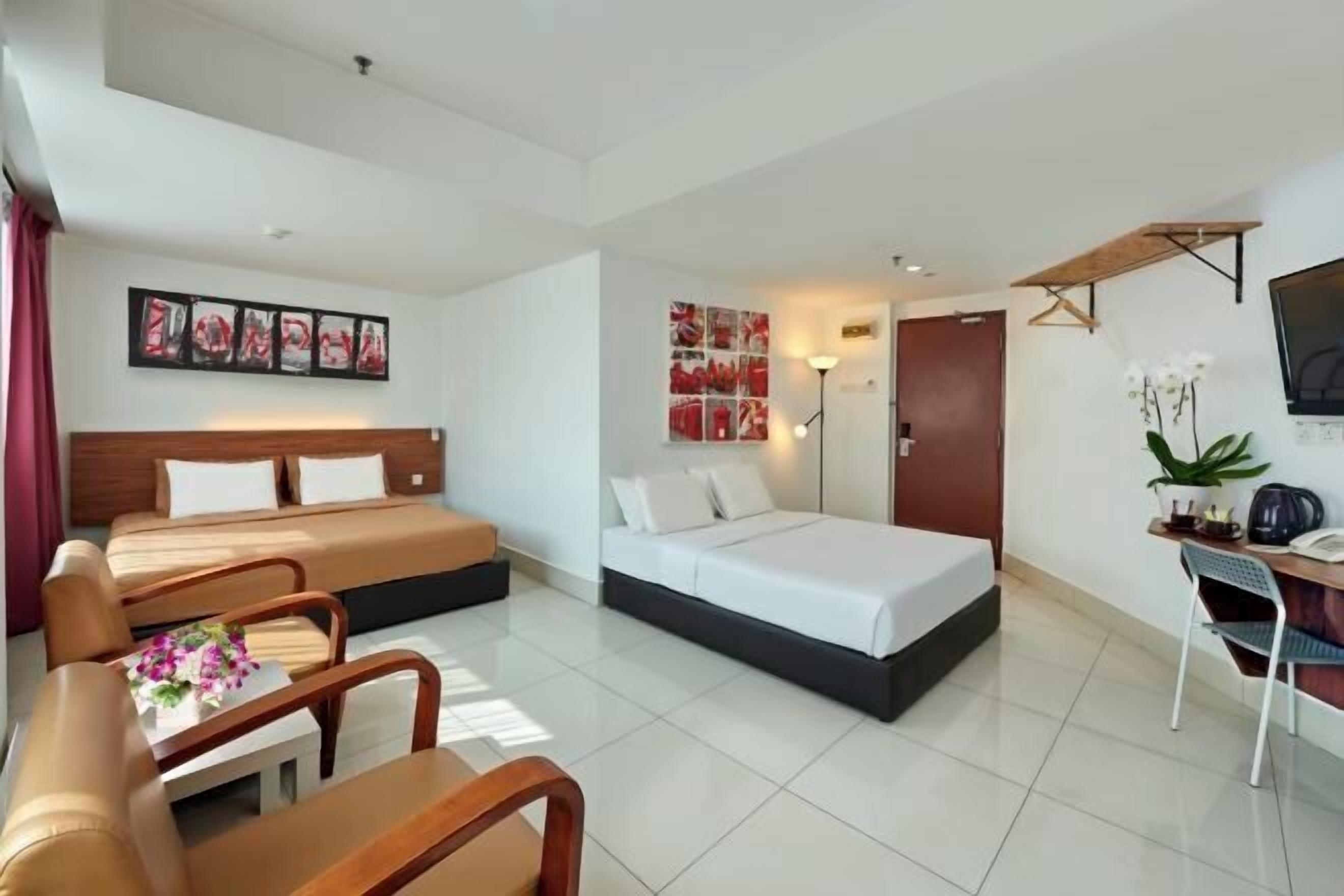 布置獨特、書桌、遮光布/窗簾、隔音