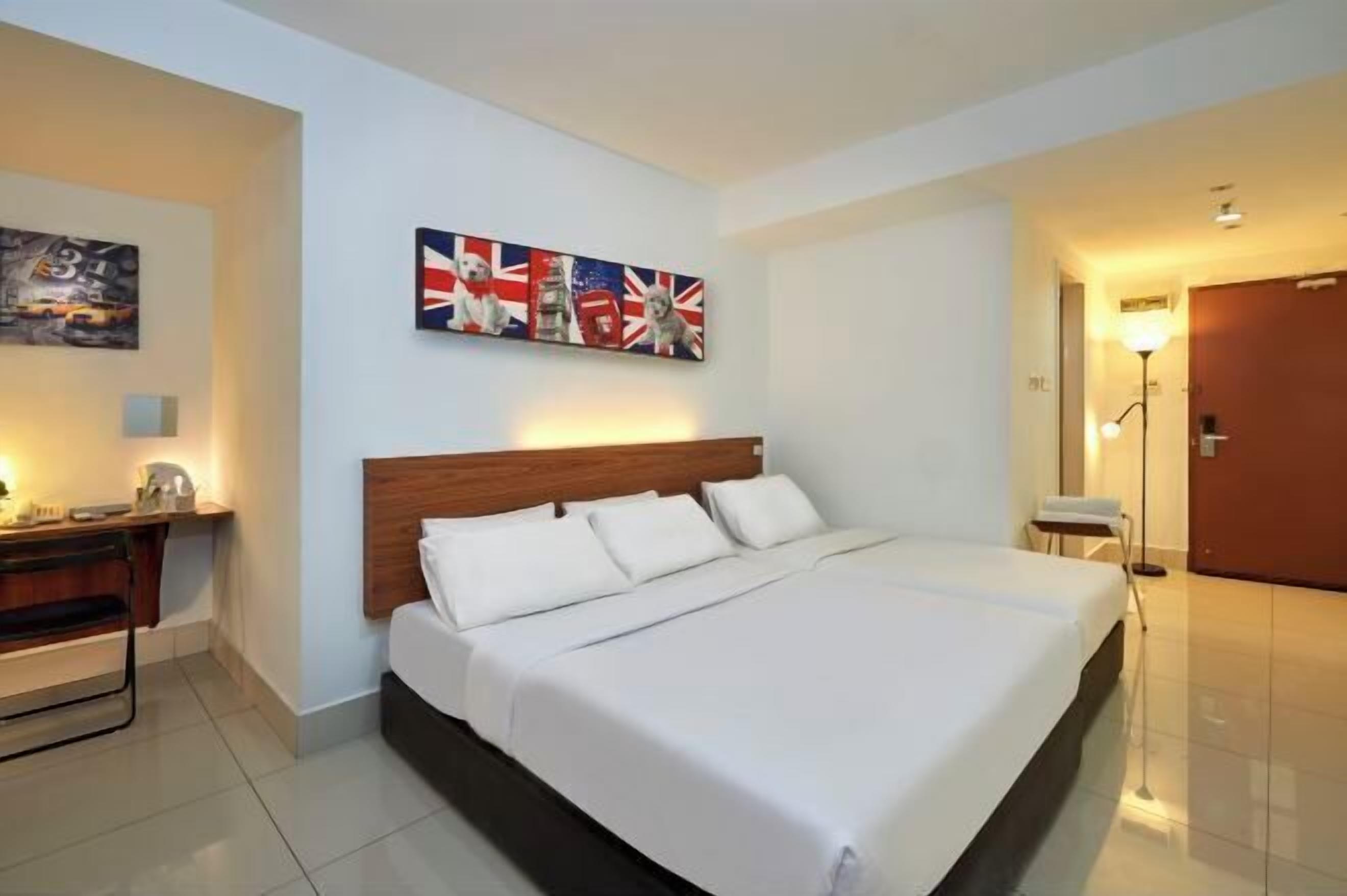 布置獨特、書桌、遮光布/窗簾、隔音