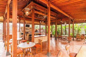 Café da manhã, almoço e jantar