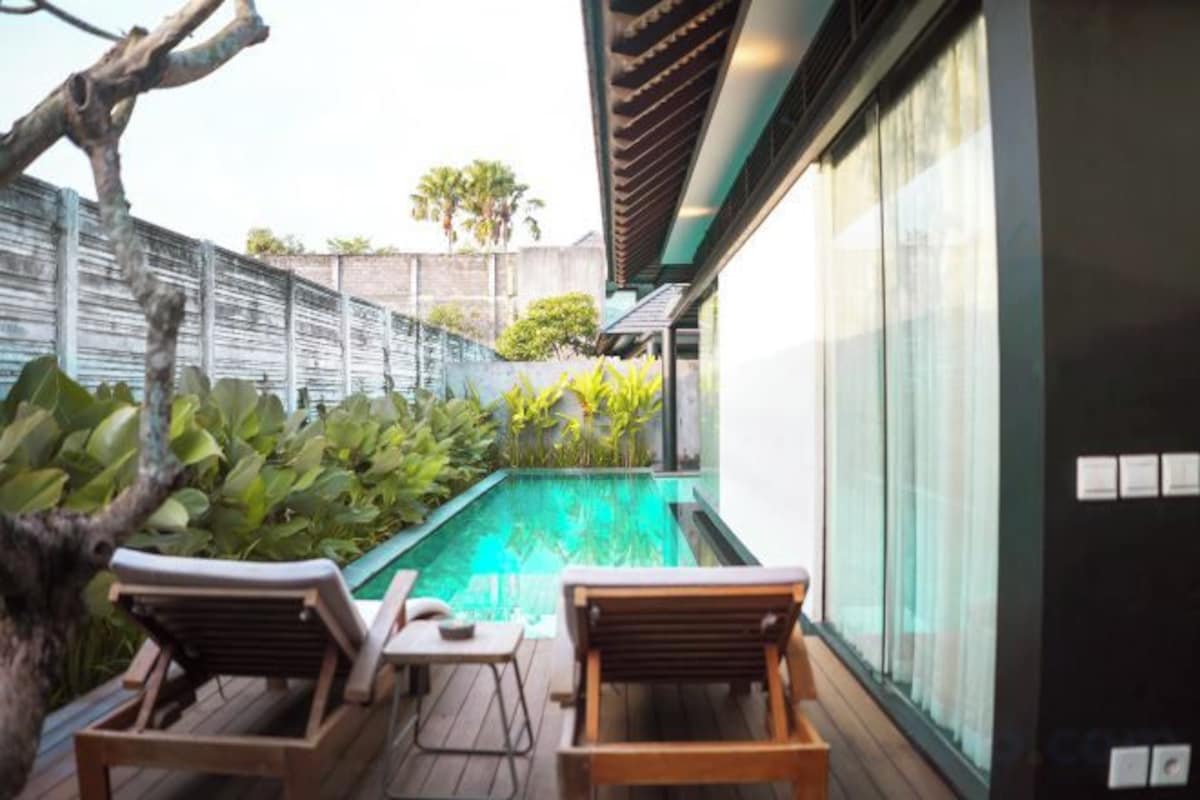 Pool | Outdoor pool, pool umbrellas, sun loungers