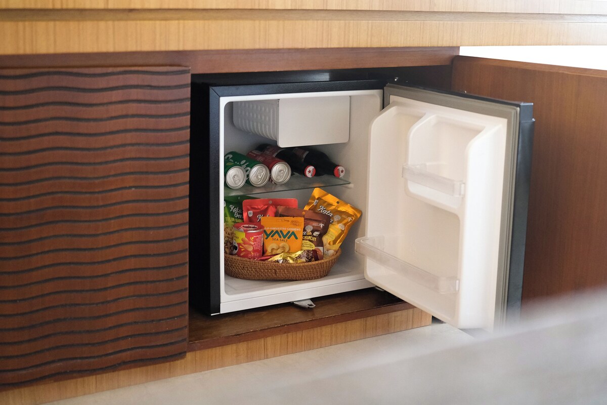 Premium bedding, minibar, in-room safe, desk