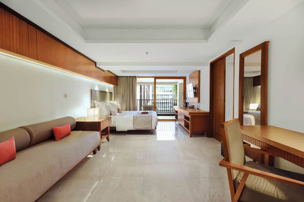 1 bedroom, premium bedding, minibar, in-room safe
