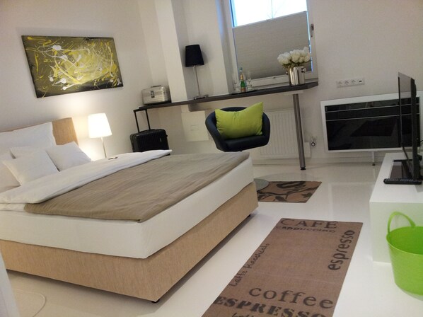 Deluxe-Einzelzimmer | Schreibtisch, laptopgeeigneter Arbeitsplatz, kostenloses WLAN