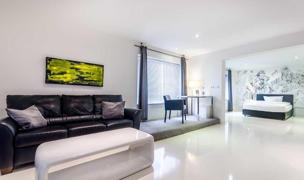 40-inch led tv with satellite channels, tv