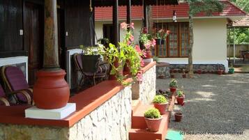 Traditional Cottage | Balkoni