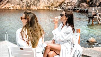 Sauna, bain à remous, soins corporels, soins d'aromathérapie