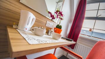 Desk, free cribs/infant beds, free WiFi, bed sheets
