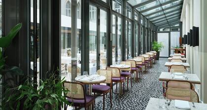 Roomers Berlin Steinplatz, Autograph Collection