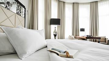 Suite Junior, 1 chambre | Literie de qualité supérieure, minibar, coffres-forts dans les chambres