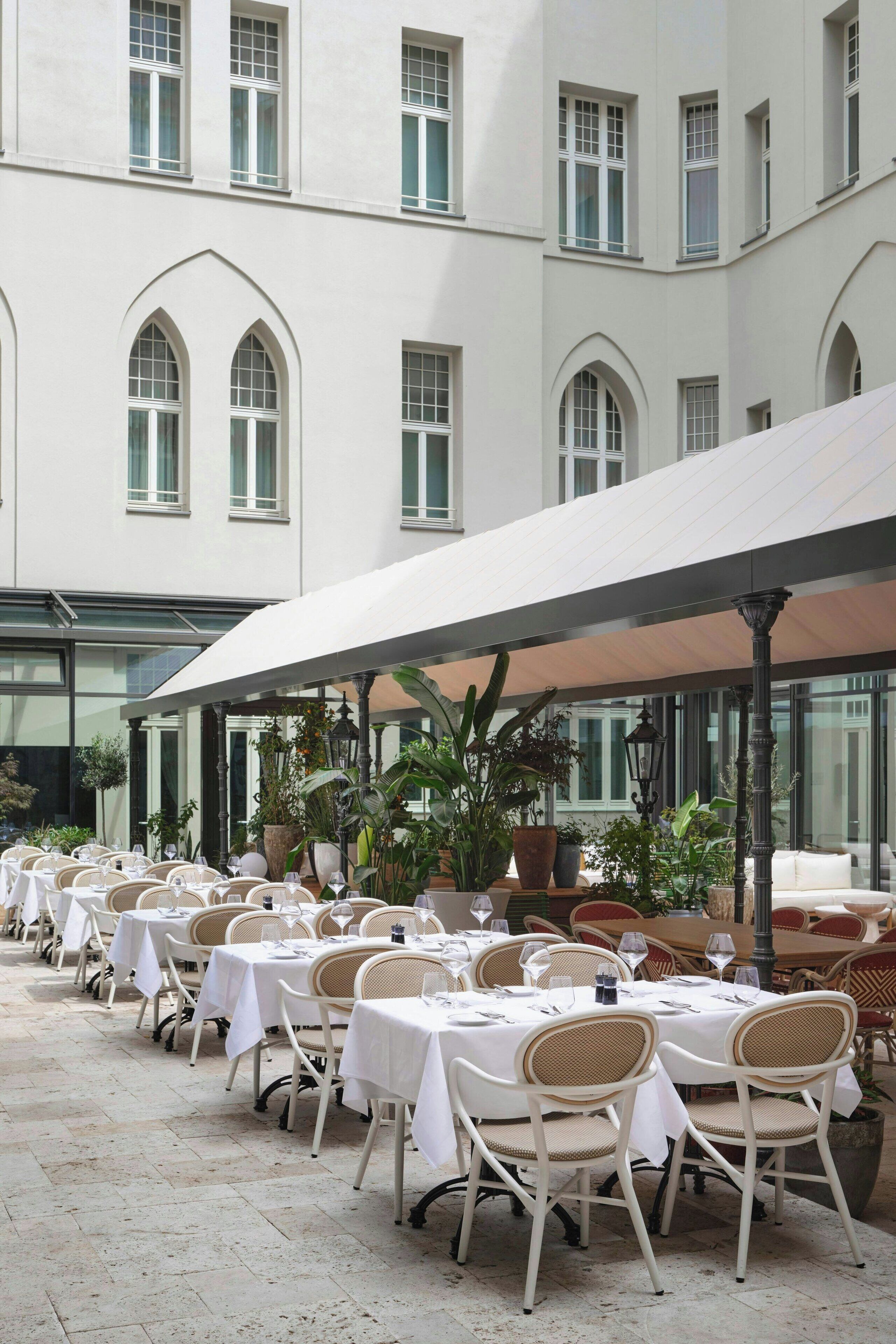 Breakfast, lunch, dinner served; French cuisine 