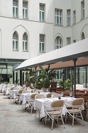 Breakfast, lunch, dinner served; French cuisine