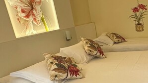 Triple Room | In-room safe, WiFi (free), bed sheets - Affittacamere Piazza (Verbania)
