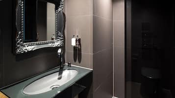 Double Room (VIP) | Bathroom | Shower, rainfall showerhead, eco-friendly toiletries, hair dryer