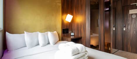 Standard Double Room | Egyptian cotton sheets, premium bedding, soundproofing, free WiFi