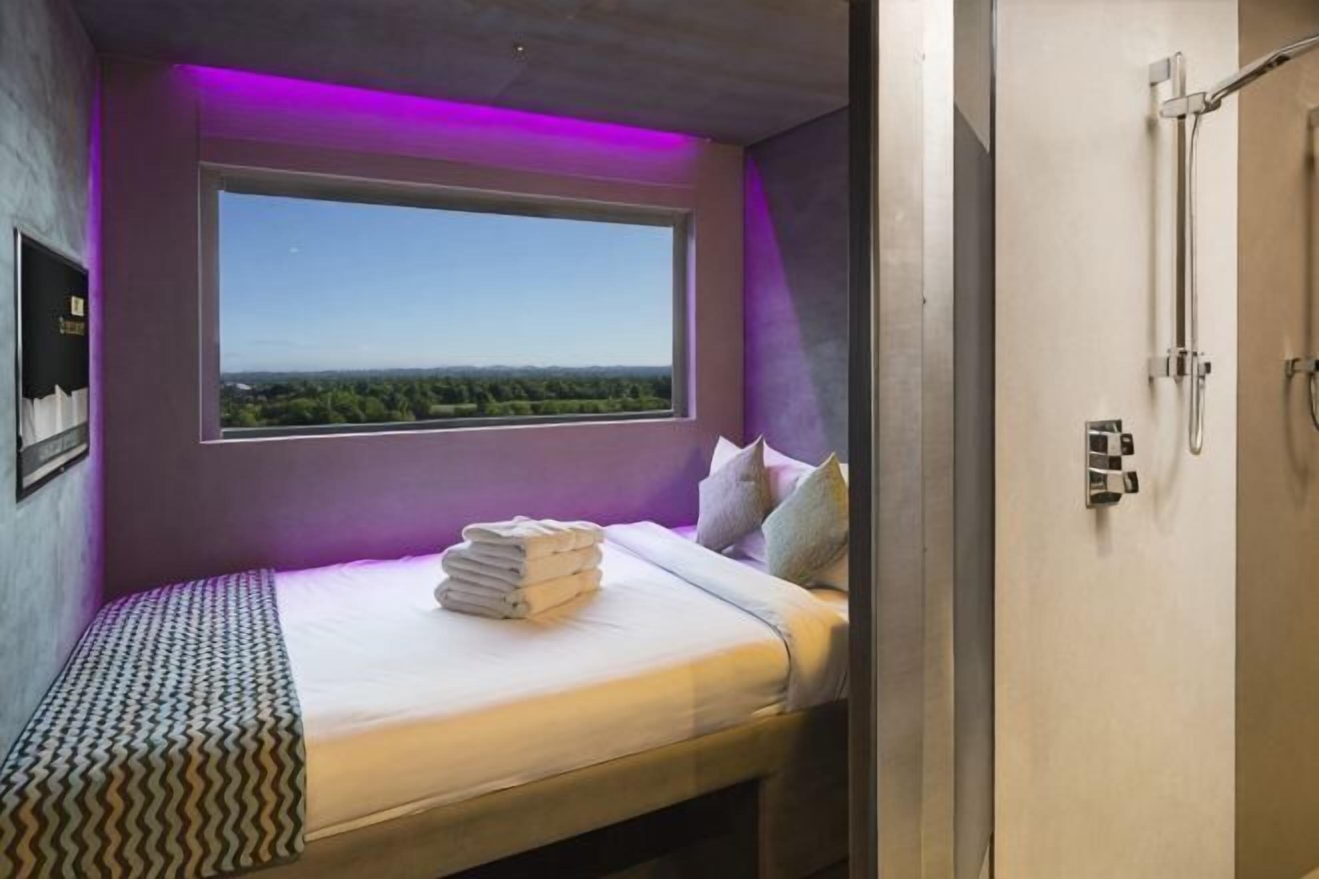 Egyptian cotton sheets, premium bedding, soundproofing, free WiFi