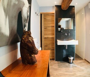 Bathroom - Mas Guiraud (Beaucaire)