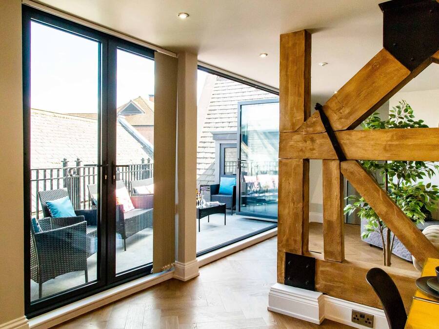 Cobertura (Tower Mews) | Área de estar | TV de tela plana 35 polegadas com canais digitais, TV LCD