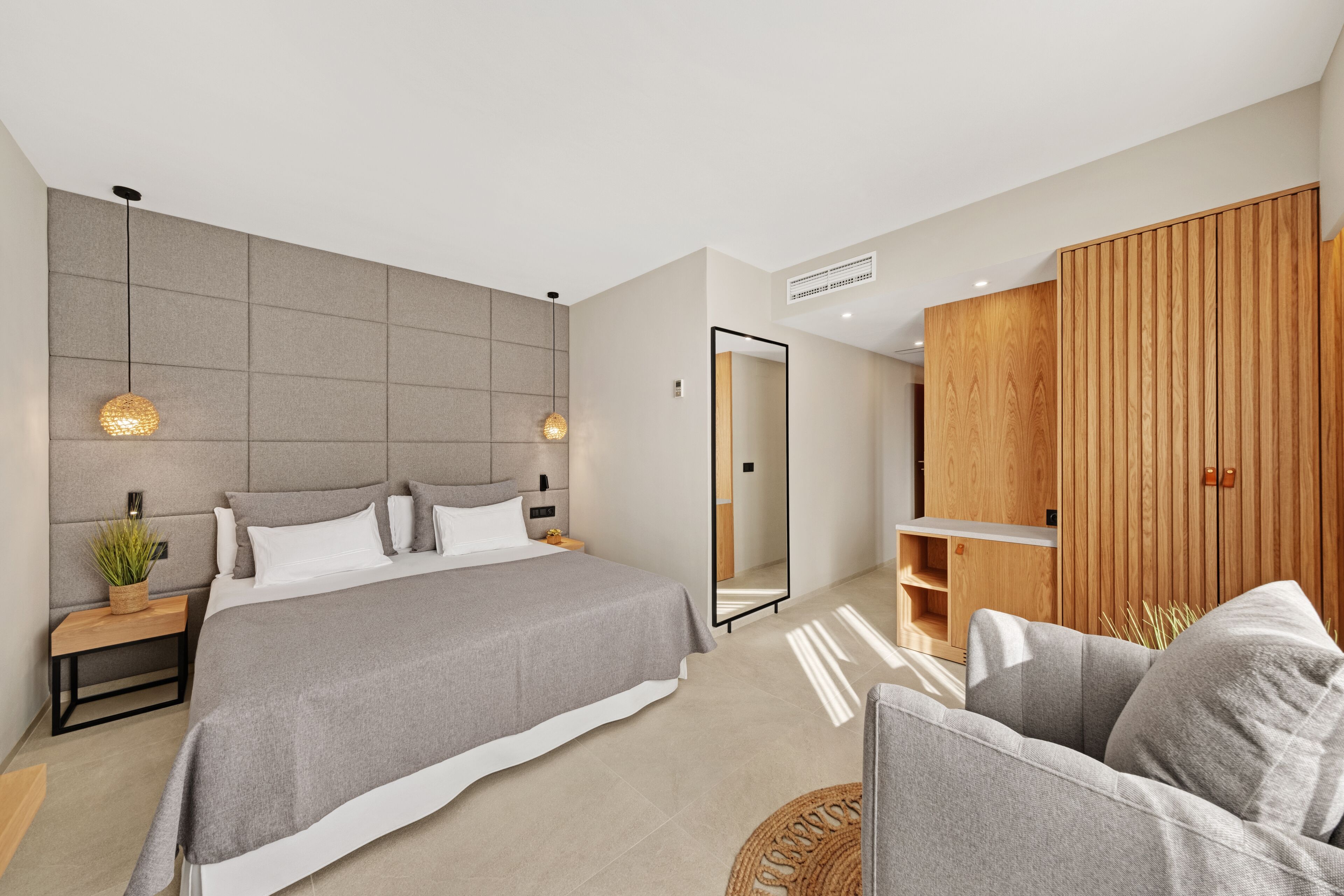 minibar, in-room safe, desk, blackout curtains