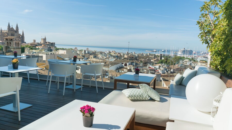 Hotel Almudaina