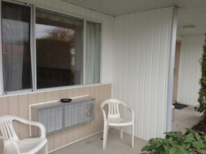 Balcony - Rainbow Motor Inn (Chilliwack)