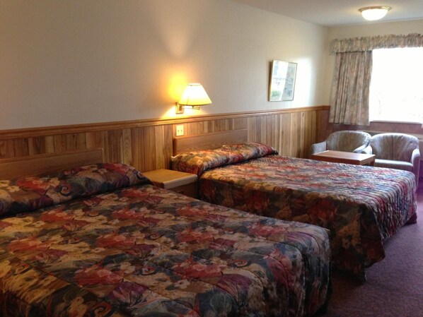 مكتب ومكواة/لوح كي وواي فاي مجانًا