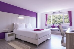 Deluxe Double Room South Wing | In-room safe, individually furnished, desk, blackout curtains - Hotel Zing (Pattaya)