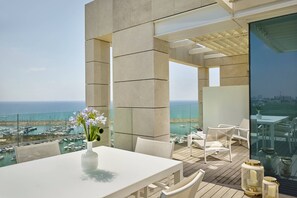 Penthouse Suite, 1 Bedroom, 1 King, Sea View | Frette Italian sheets, premium bedding, minibar, in-room safe - The Ritz-Carlton, Herzliya (Herzliya)