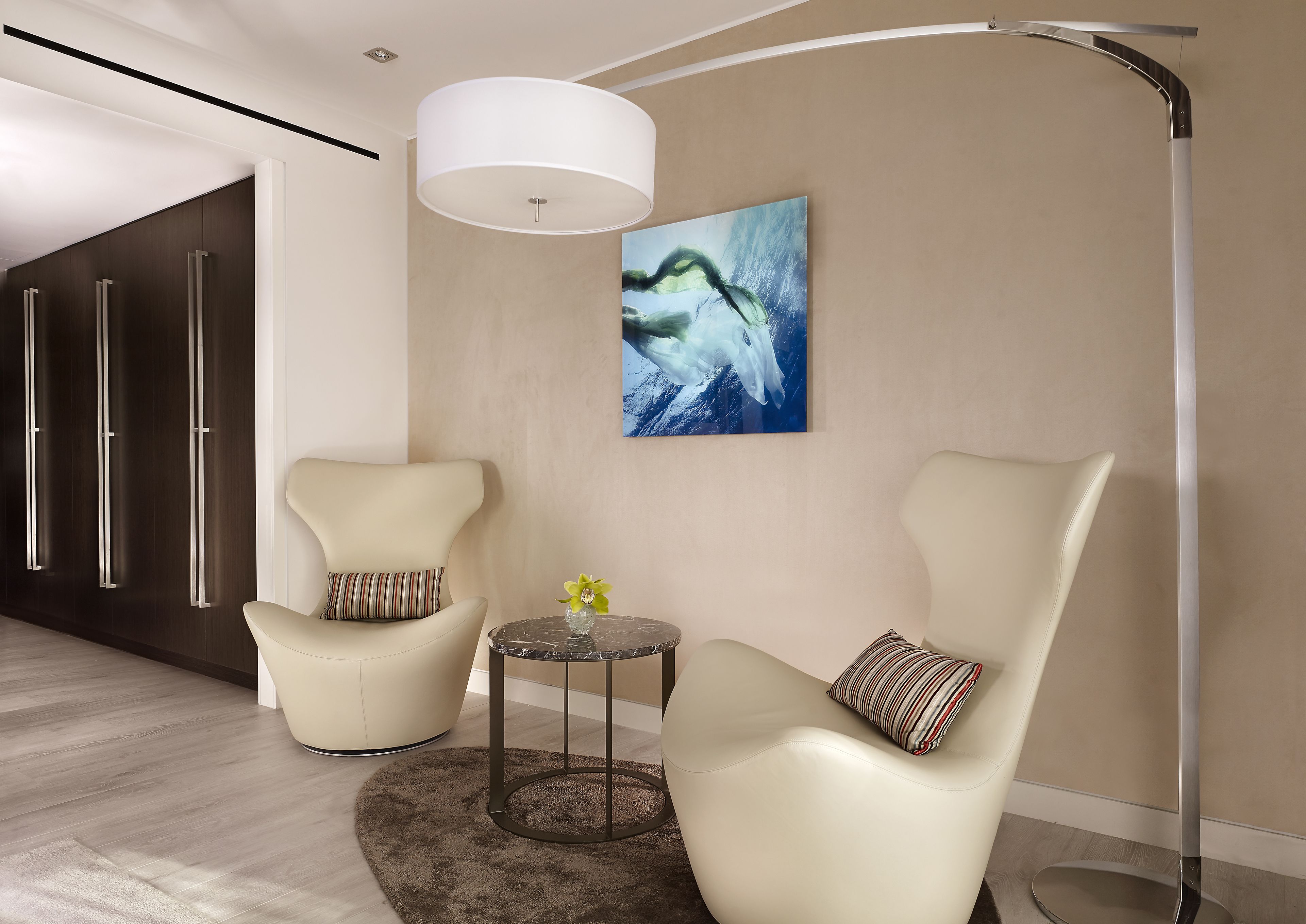 1 bedroom, frette italian sheets, premium bedding, minibar