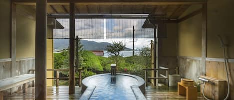 Traditional Room, Non Smoking, Bathtub (42㎡)