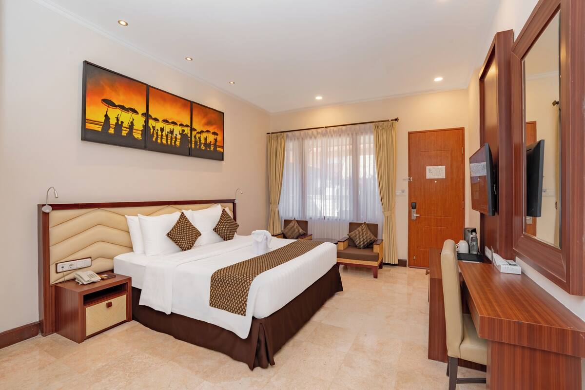 Minibar, in-room safe, desk, blackout drapes