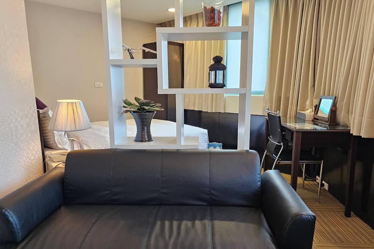 Executive-Zimmer, 1 Queen-Bett | Daunenbettdecken, Pillowtop-Betten, individuell dekoriert, Schreibtisch