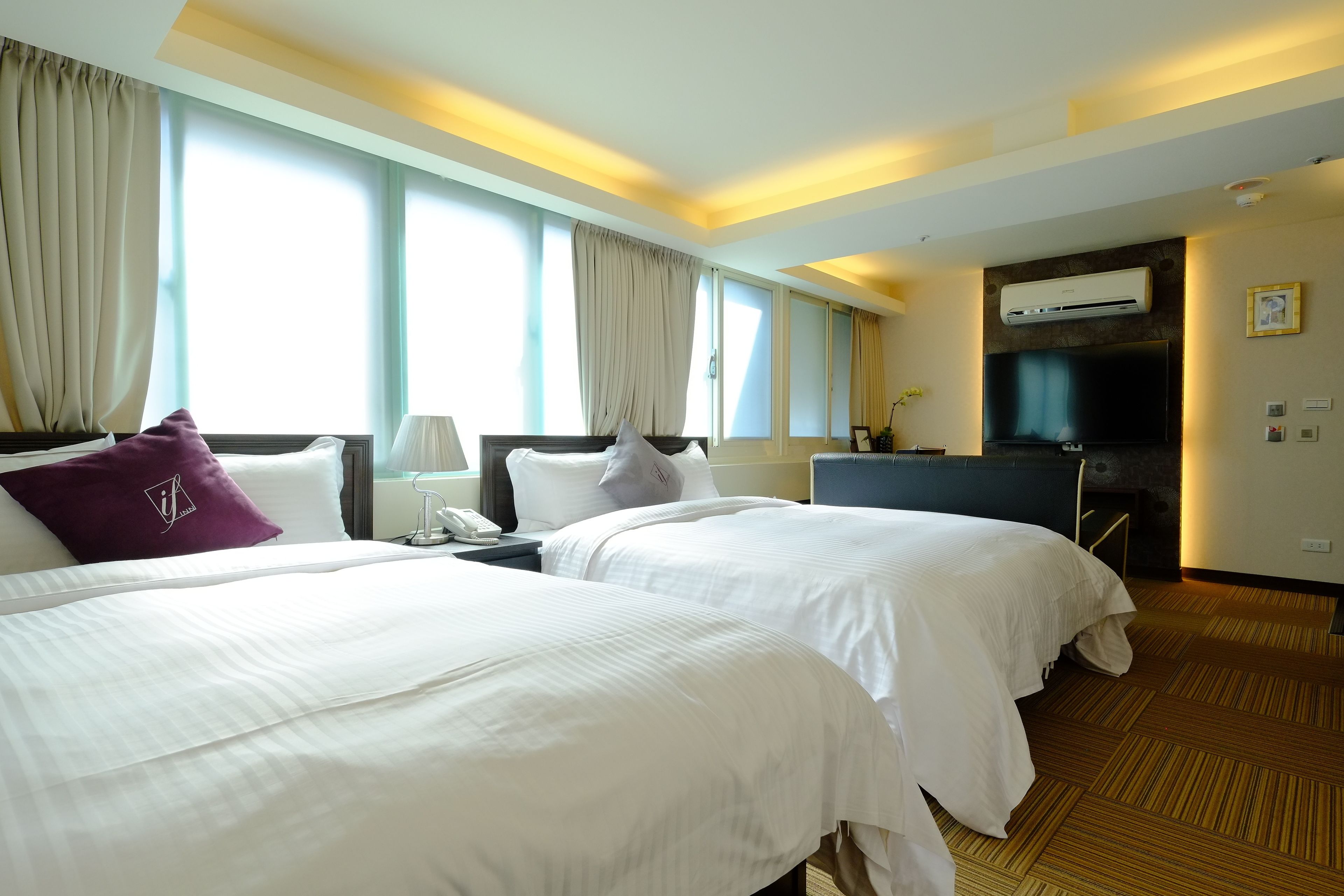 1 bedroom, down duvets, pillow-top beds, individually decorated