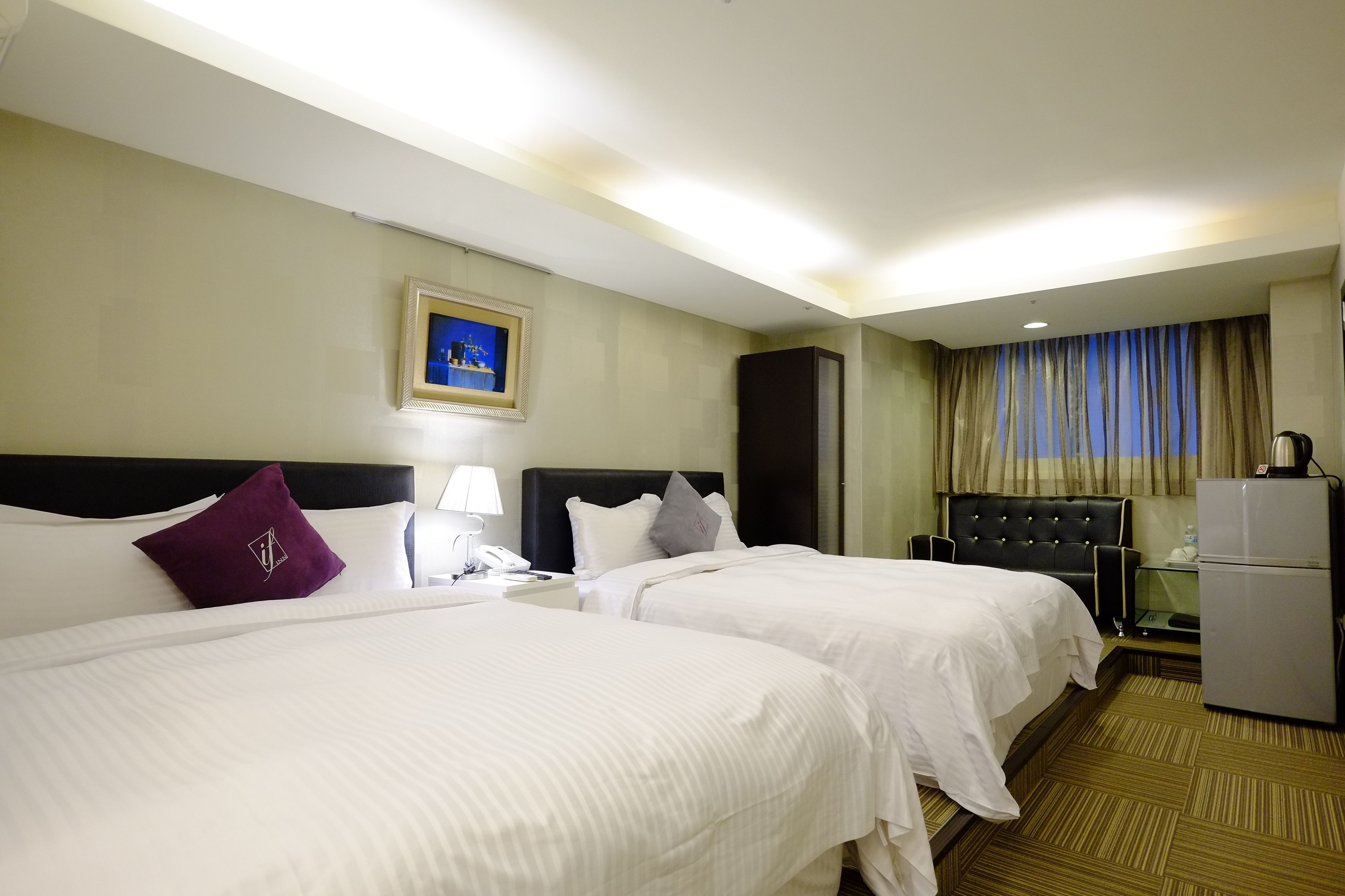 1 bedroom, down duvets, pillow-top beds, individually decorated