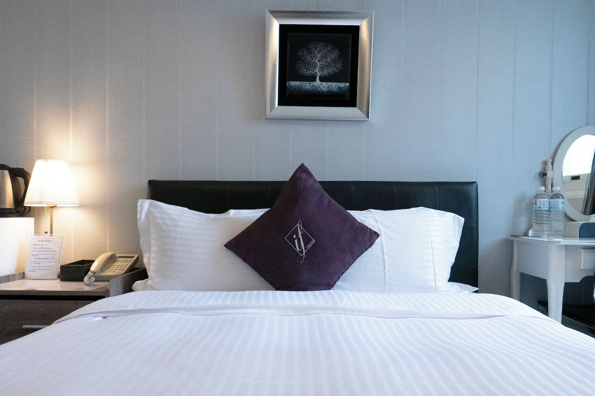 Deluxe Double Room | Down comforters, pillowtop beds, individually decorated, desk