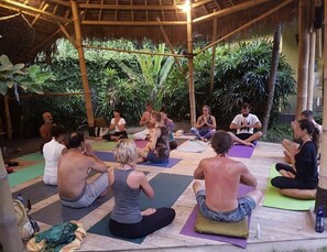 Yoga - ArcoIris (Karangasem)
