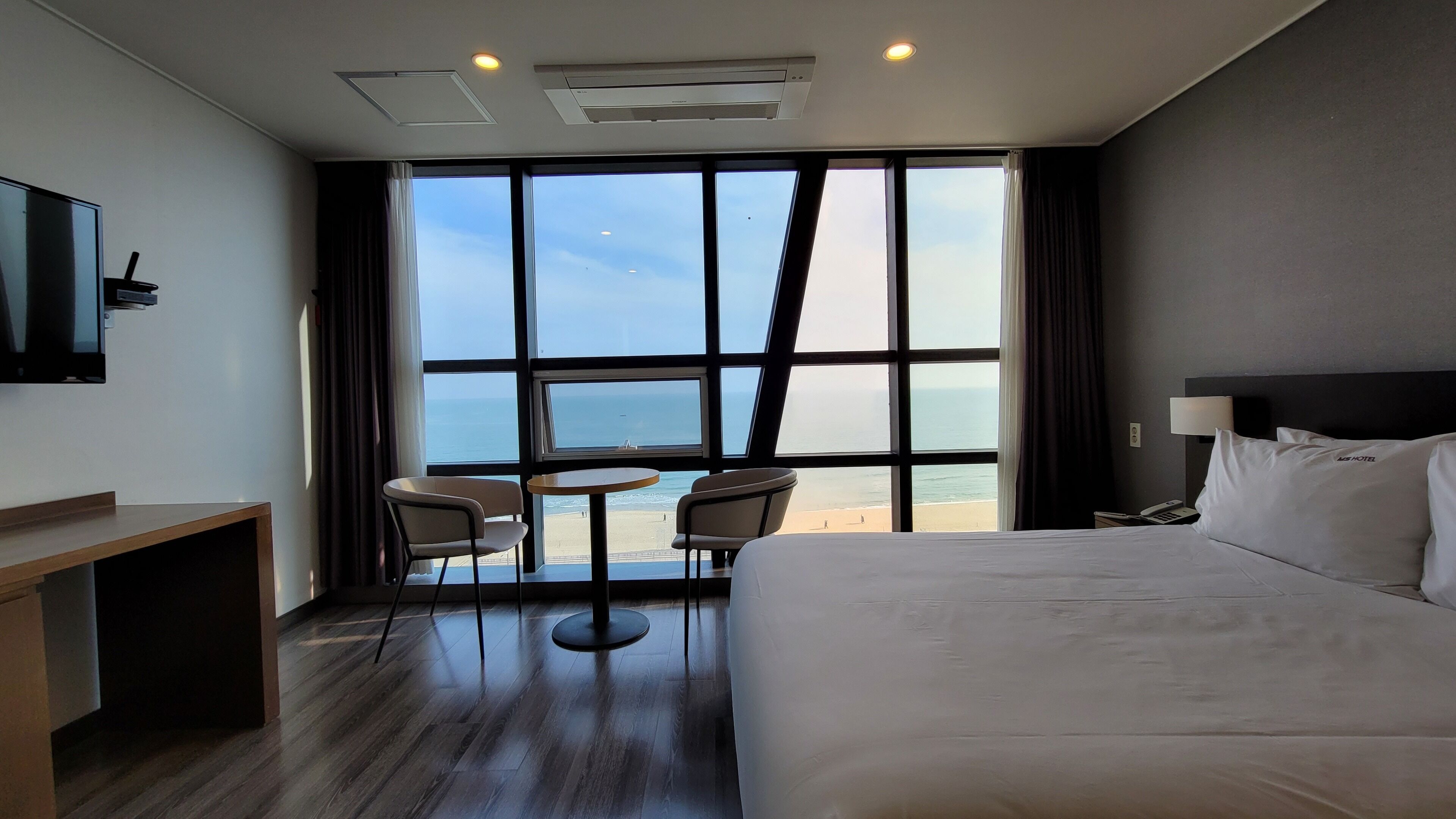 deluxe room, sea view | 1 bedroom, premium bedding, individually decorated
