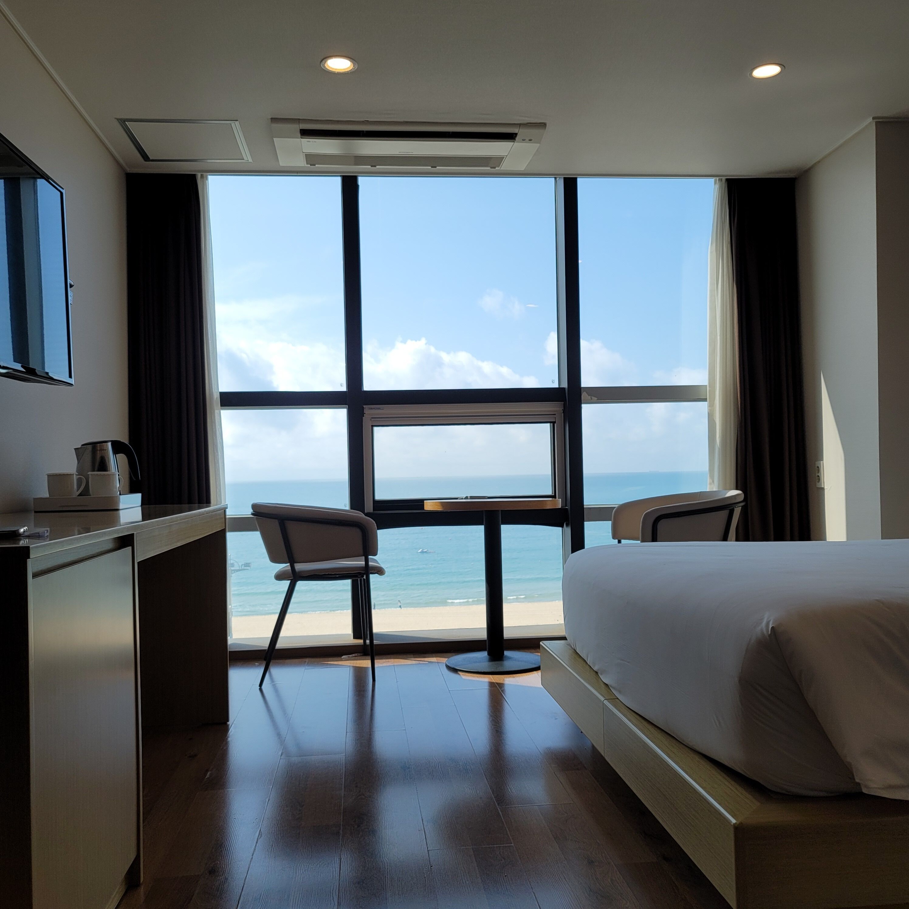 deluxe room, sea view | 1 bedroom, premium bedding, individually decorated