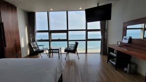 Premium bedding, individually decorated, individually furnished - MS Hotel (Busan)