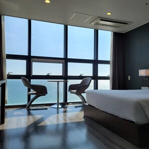 Deluxe Room, Sea View | Premium bedding, individually decorated, individually furnished - MS Hotel (Busan)