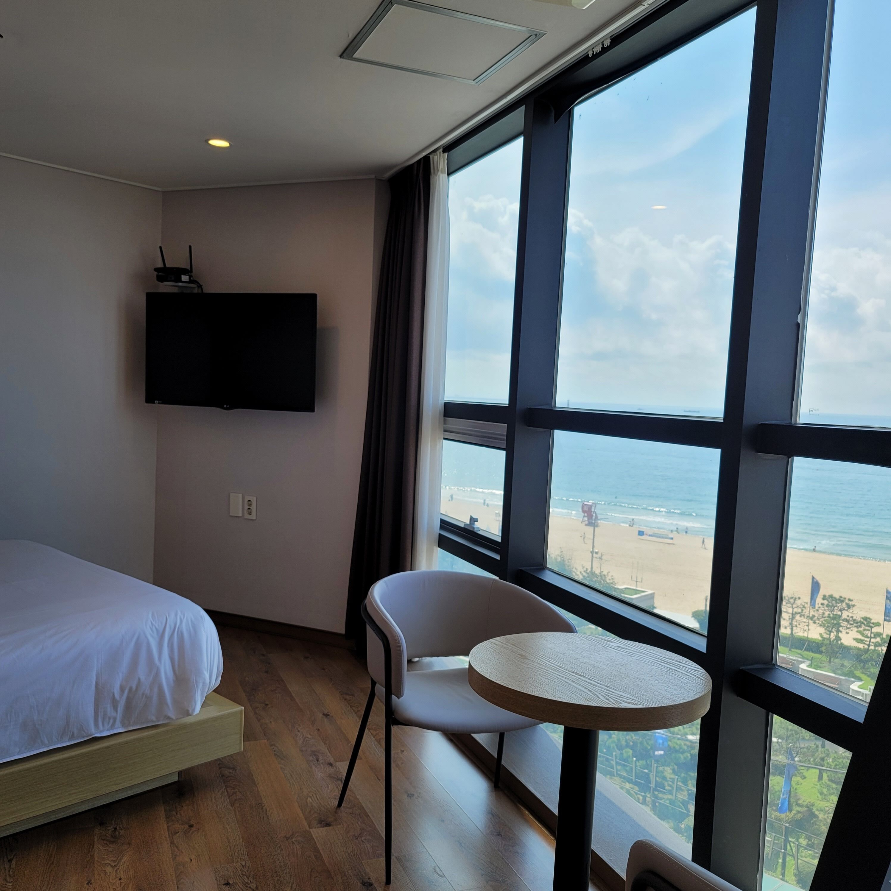 deluxe room, sea view | 1 bedroom, premium bedding, individually decorated