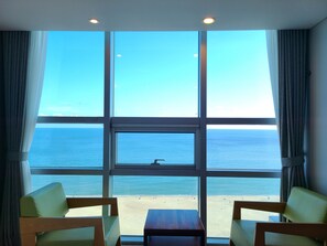 Premium bedding, individually decorated, individually furnished - MS Hotel (Busan)