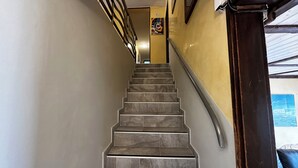 客室内のダイニングエリア