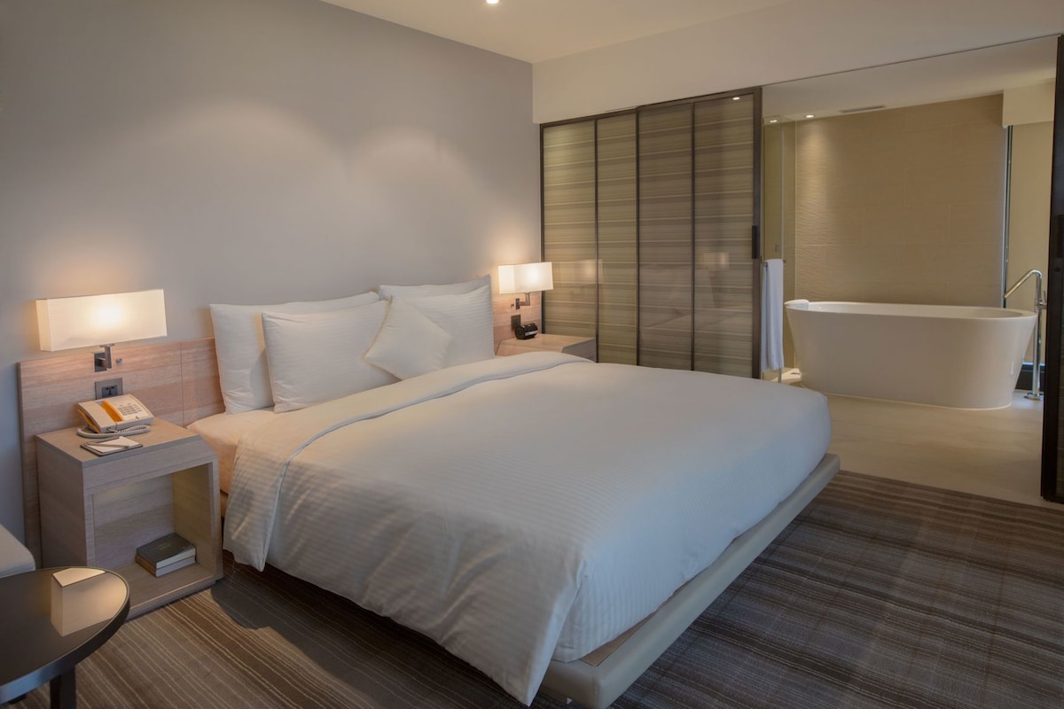 Couette en duvet d'oie, coffres-forts dans les chambres, bureau