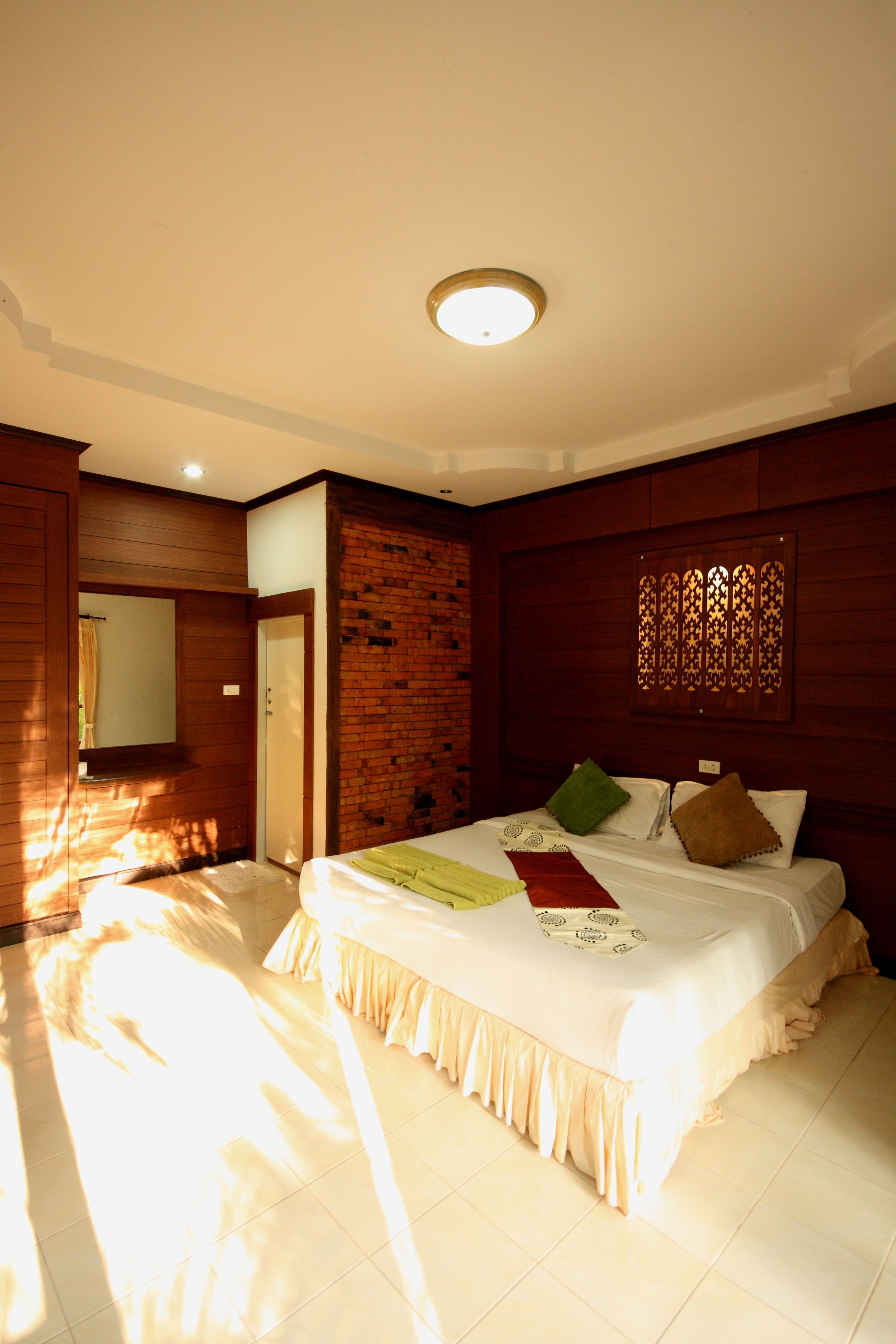 standard room | blackout curtains, free wifi