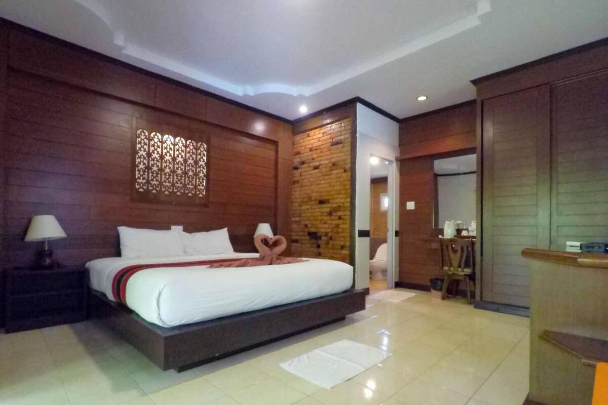 standard room | blackout curtains, free wifi