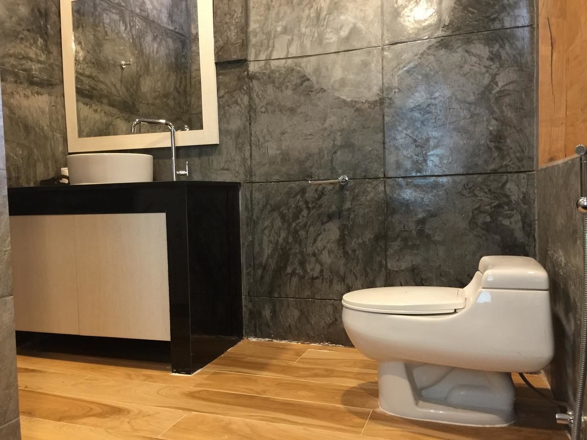 standard room | bathroom | shower, free toiletries, hair dryer, towels