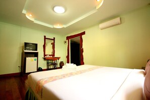 Minibar, in-room safe, free WiFi - Baan Po Ngam Resort (Krabi)