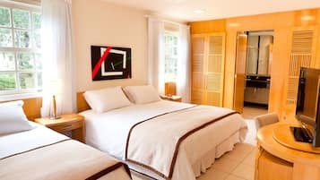 Roupas de cama antialérgicas, frigobar, cofres nos quartos