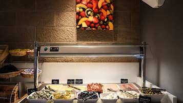 Colazione a buffet a pagamento, servita tutte le mattine