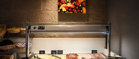 Daily buffet breakfast for a fee